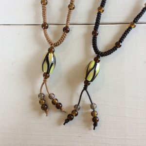 孔雀ネックレス縦